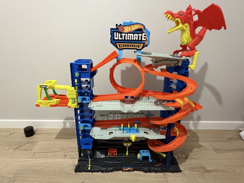 Zestaw mega garaż Hot Wheels Smok