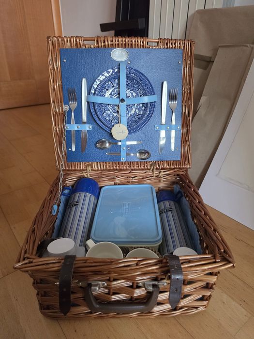 Cesta de Piquenique Vintage BREXTON Completa (Louça Inglesa Royal Tudor Ware)