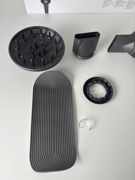Secador de cabelo Dyson Supersonic com caixa e acessorios originais!