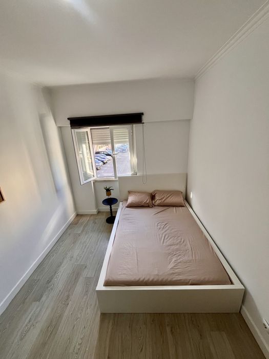 QUARTO -  Reboleira para arrendar