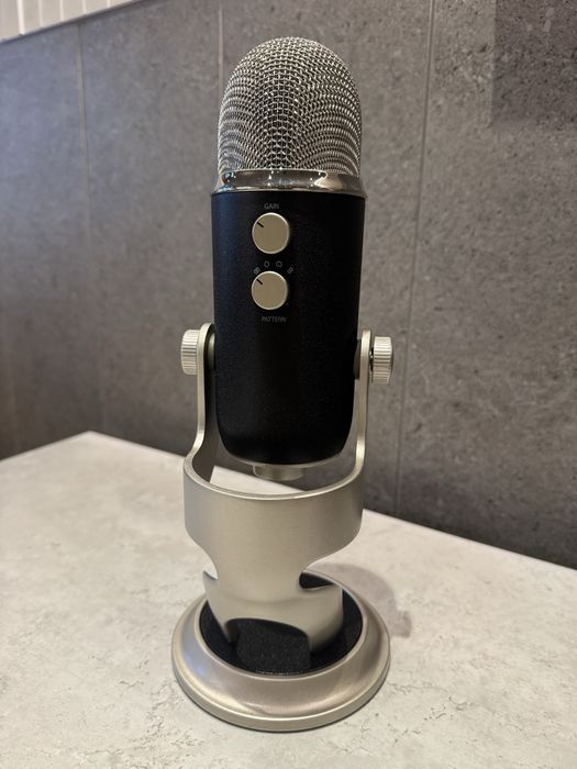 Microfone Blue Yeti Pro