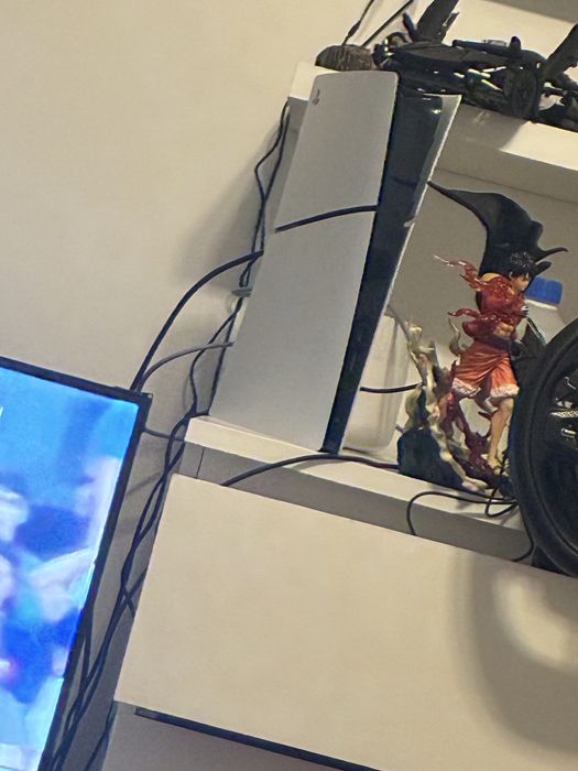 Vendo playStation  5 com 1  comando  e com a caixa original