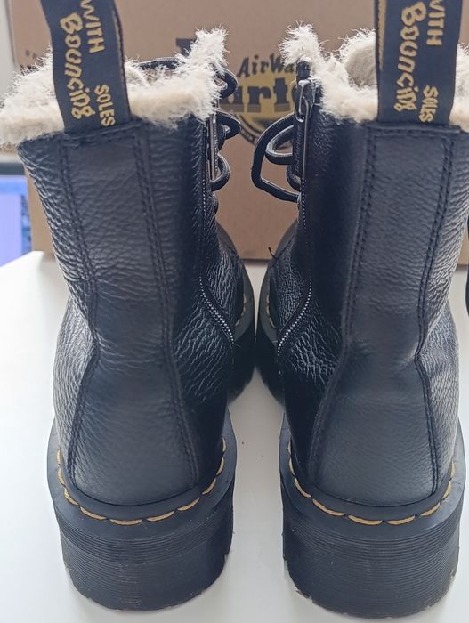 зимові чоботи Dr. Martens