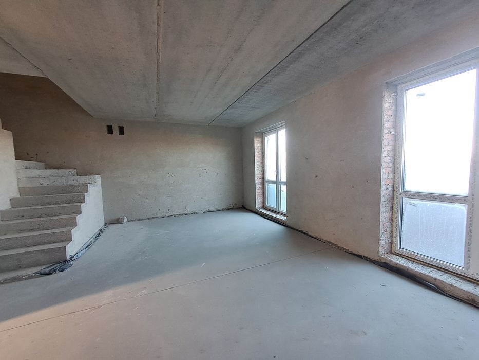 Продаж будинку у ЖК West house.