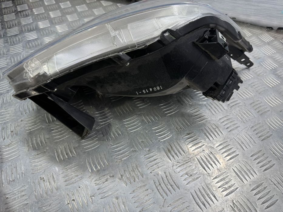 Фара передняя левая Suzuki Celerio