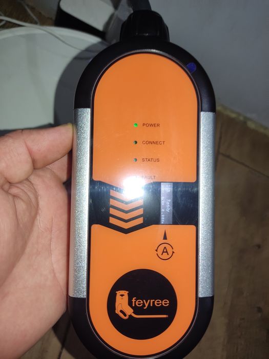 Feyree зарядний пристрій для електромобіля. Type 2.