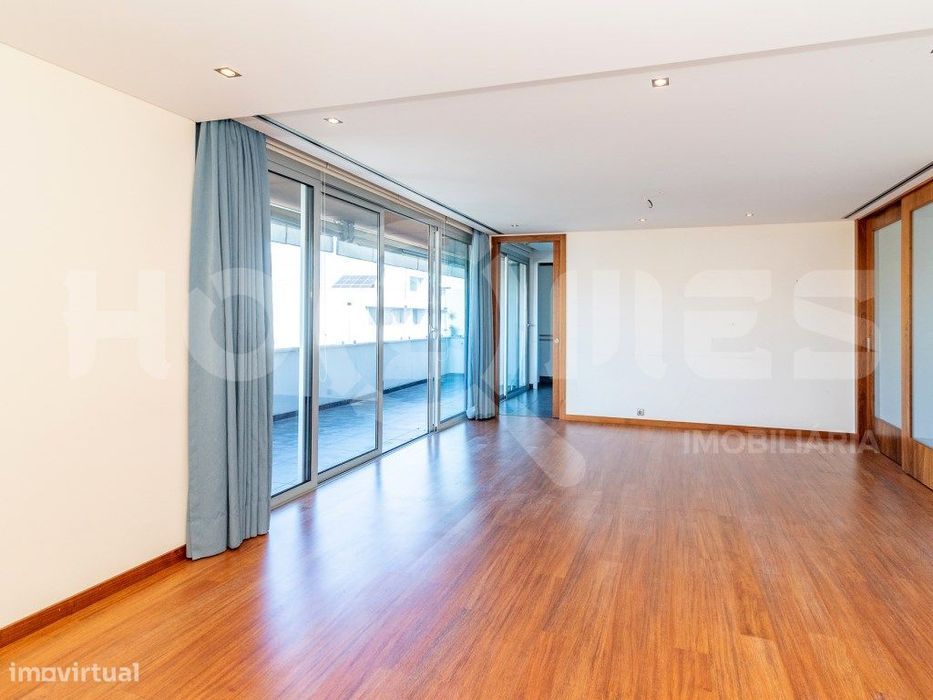 Apartamento | Qta das Nogueiras | Último Andar | Terraço | Garagem ...