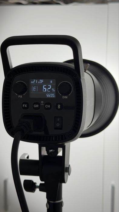 Godox SL-100D + softbox + statyw