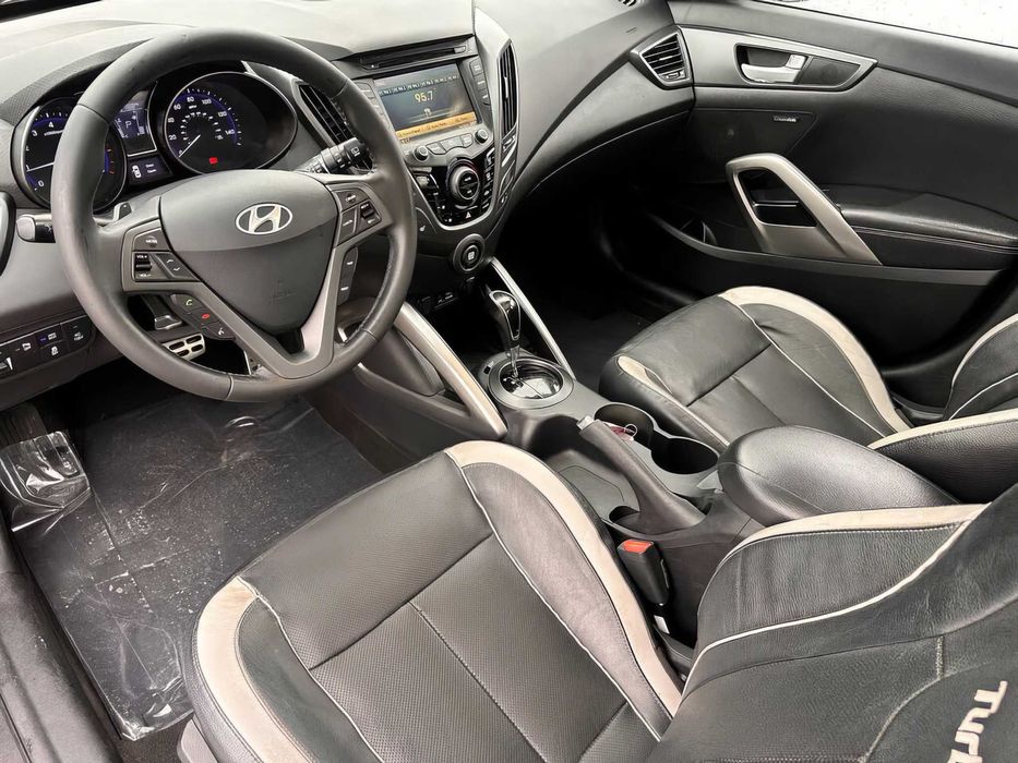 Hyundai Veloster      2015