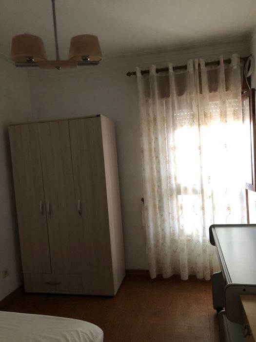Arrenda 2 quartos anual