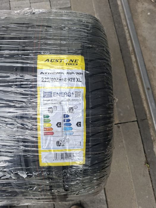 Nowe opony 225/40 r18