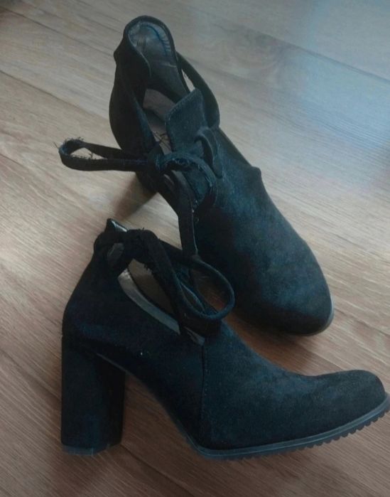 Nowe czarne botki na klockowym obcasie • jesień/zima • rozmiar 40