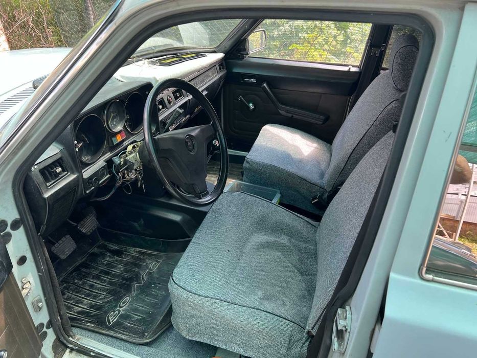 Автомобіль Волга Газ 2410