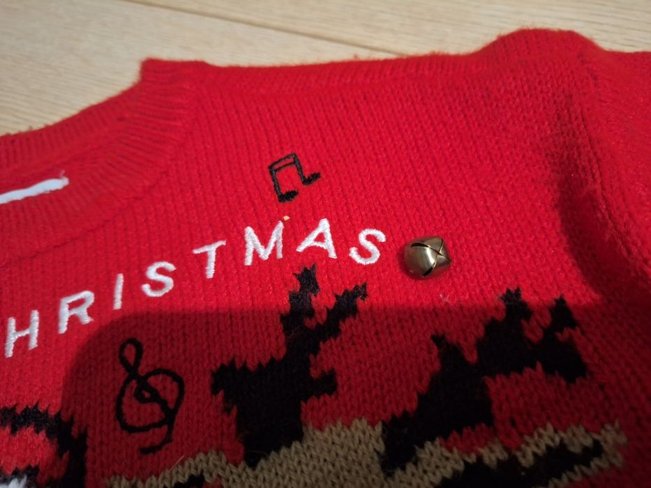 Świąteczny sweterek rozmiar 110 reserved