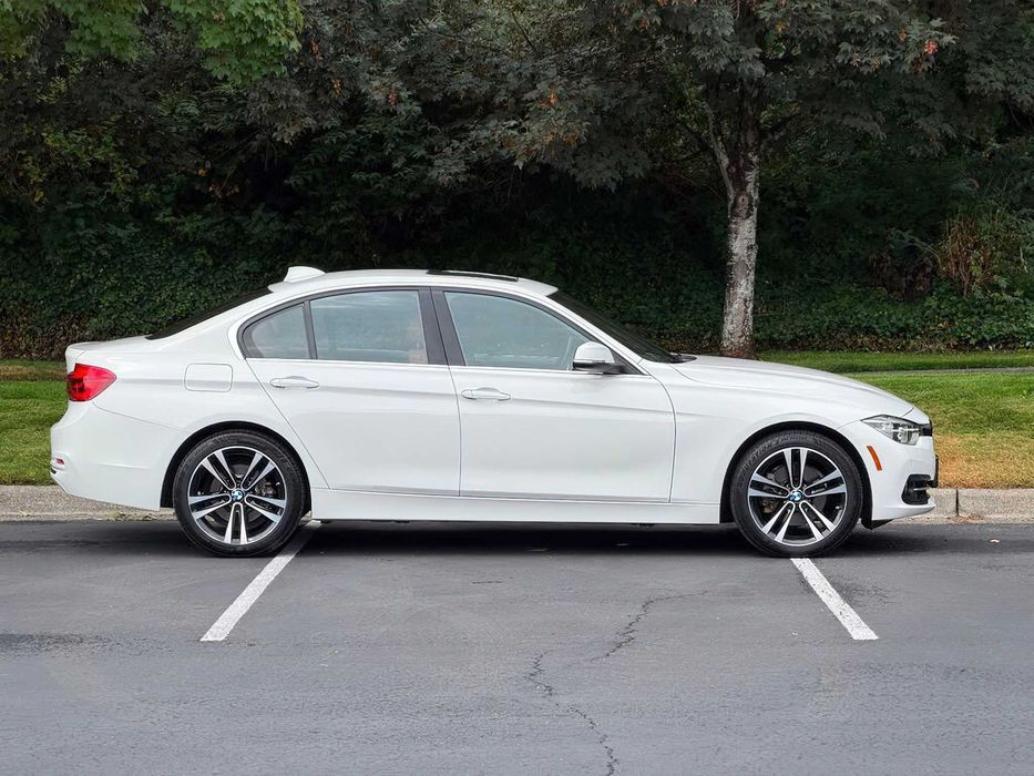 BMW 330i      2017
