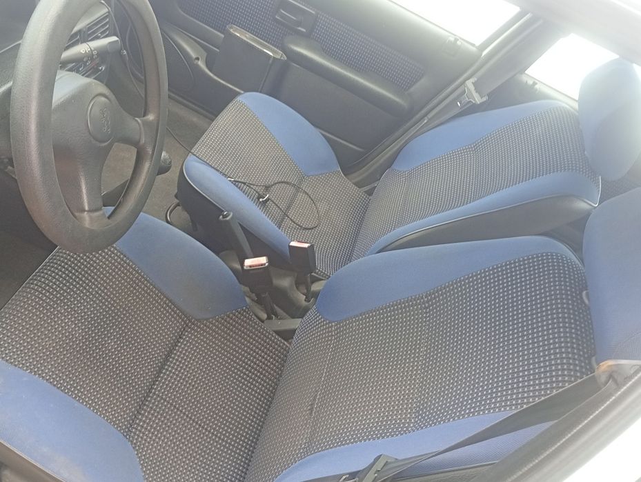 Peugeot 106  ano 99