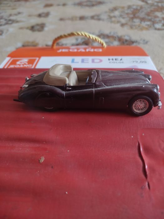 Модель автомобиля Jaguar xk 140