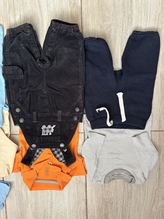 Ubranka niemowlęce dla chłopca zestaw spodnie bluza  body 62-68