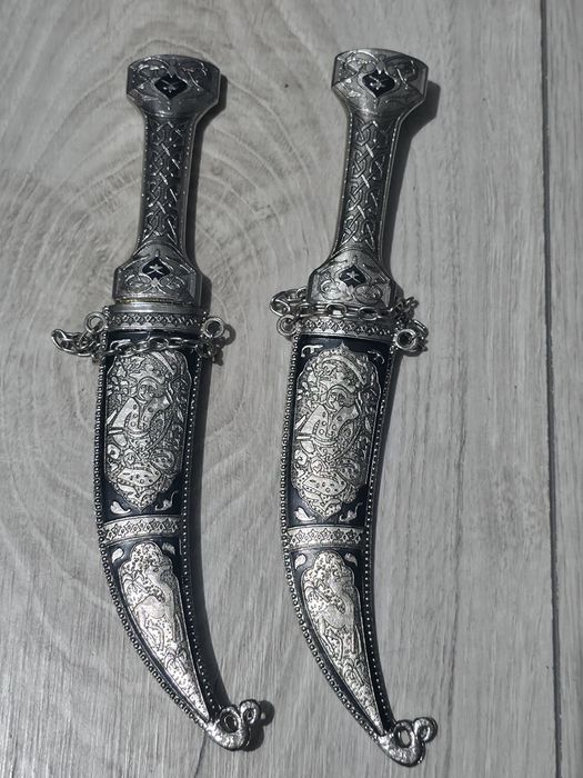 2 adagas decorativas tunisinas