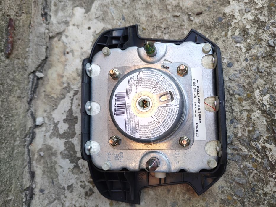 Кермо рульове колесо з кнопками Volkswagen  T5 multivane