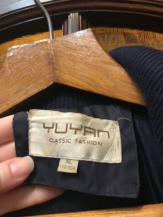 Продам куртку вживану