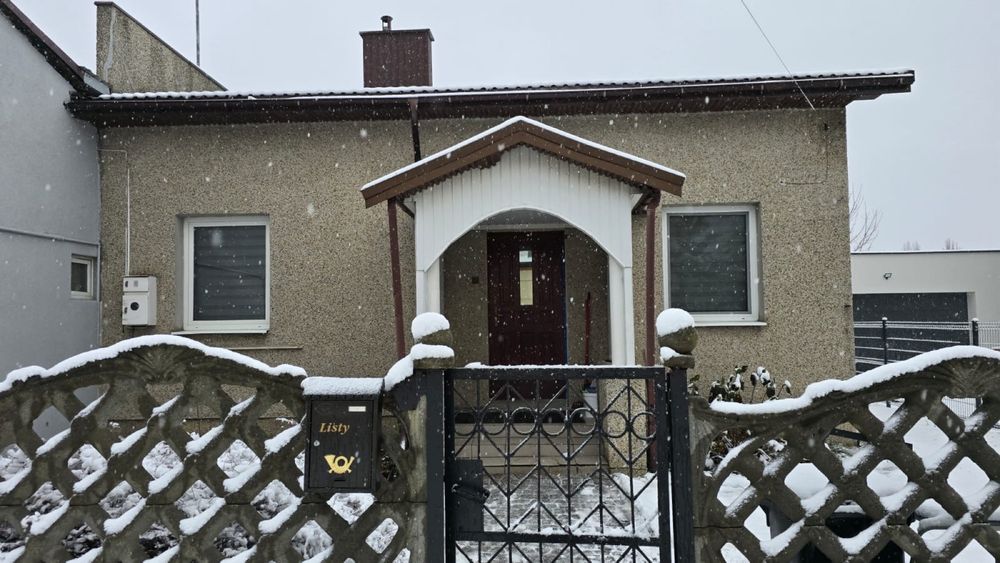 Wynajmę dom 62 metry ogrod 260 metrow 2 pokoje kuchnia poddasze