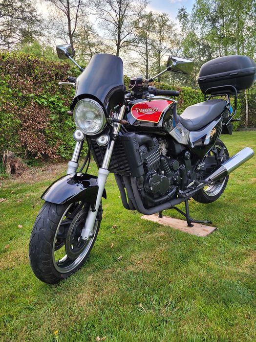 TRIUMPH TRIDENT 900