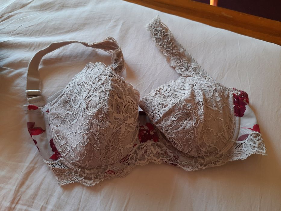 Biustonosz triumph f70