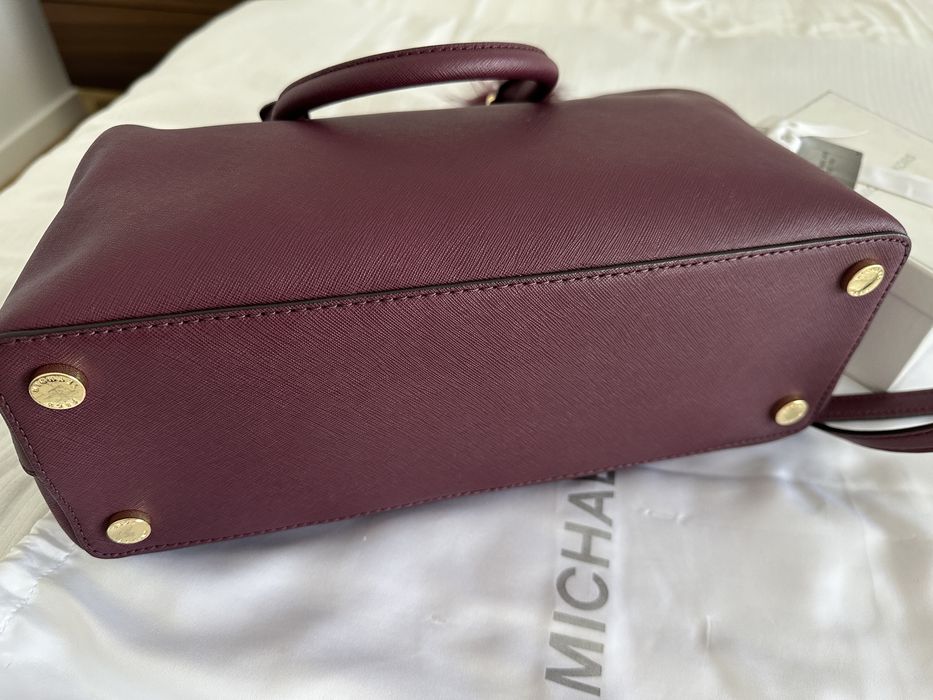 Mala bordeaux Michael Kors + acessório pêlo (NOVA)