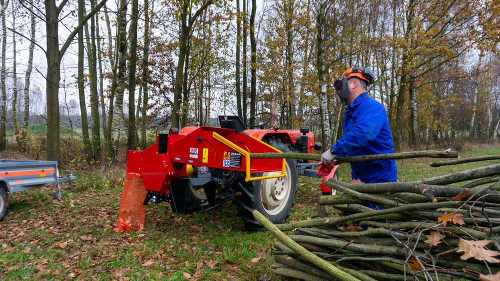 Rębak ciągnikowy walcowy Remet R-100