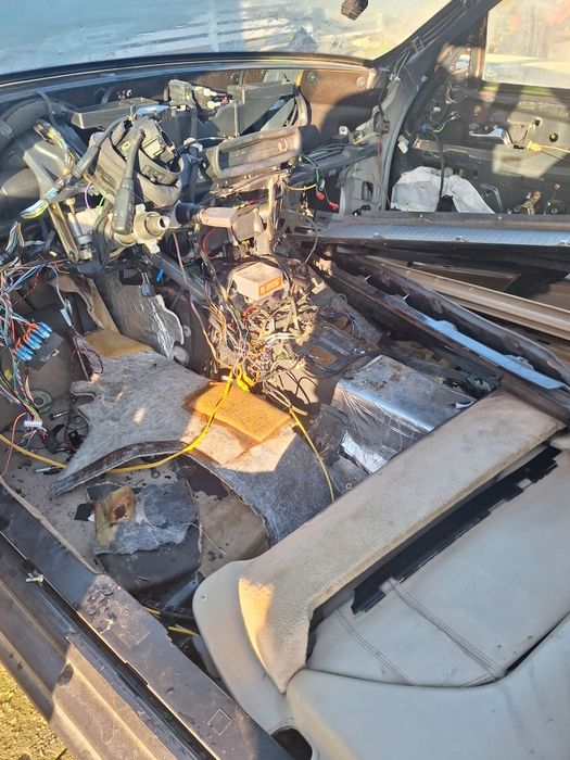 Części Mercedes r129 sl300 rok 1990