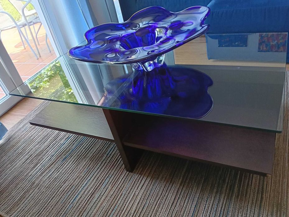 Mesa de centro com vidro muito resistente