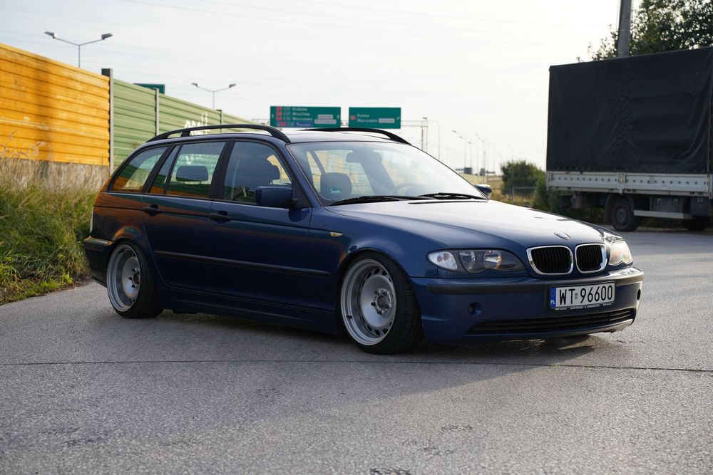 BMW e46 330i Touring Stance