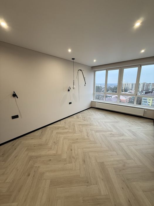 Велика однокімнатна квартира в центрі міста!Дизайнерський ремонт!