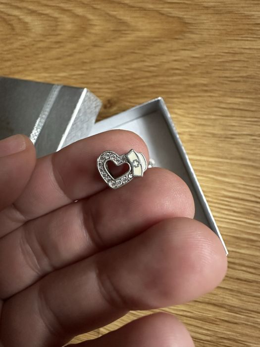 Charmsy do bransoletki Pandora dla pielegnairki lub położnej