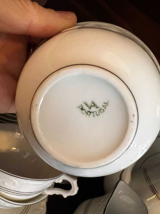 Serviço Vista alegre de chá com risco azul e dourado