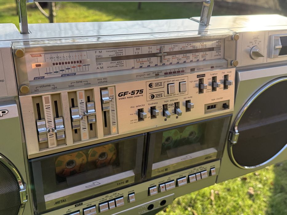 Продам магнитолу Sharp GF-575Z