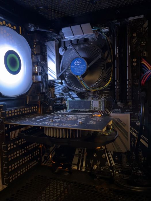 ТЕРМІНОВО Продам Ігровий компʼютер