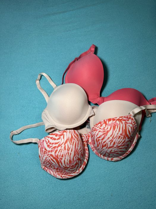 Biustonosze staniki zestaw 3 sztuk 70B nowe