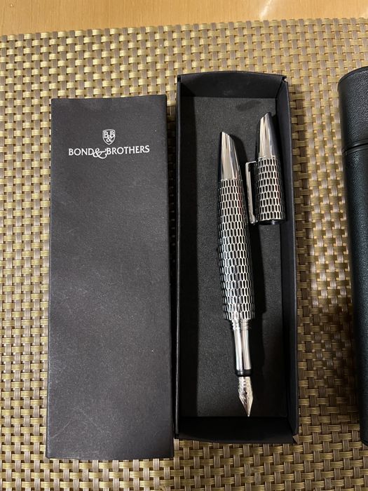 Ручка перьевая перо на капсулах с Италии