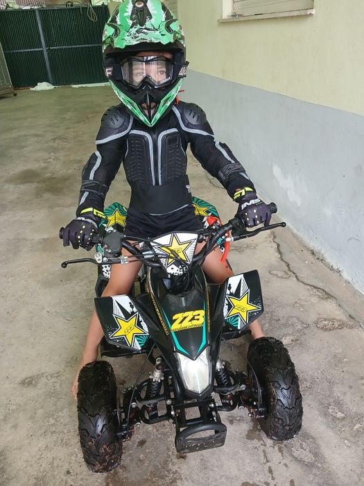 Moto 4   50cc  gasolina criança e equipamento protecao completo