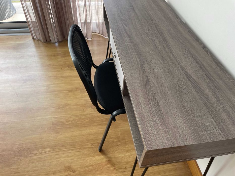 Transforme o Seu Espaço de Trabalho! Secretária + Cadeira à Venda