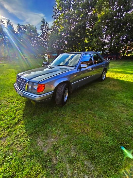 Mercedes-Benz W124