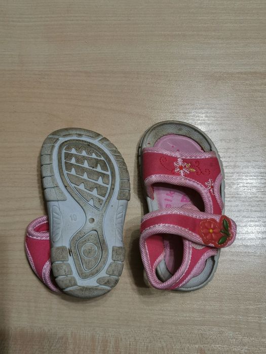 Sandałki, trampki i adidaski - rozm. 19