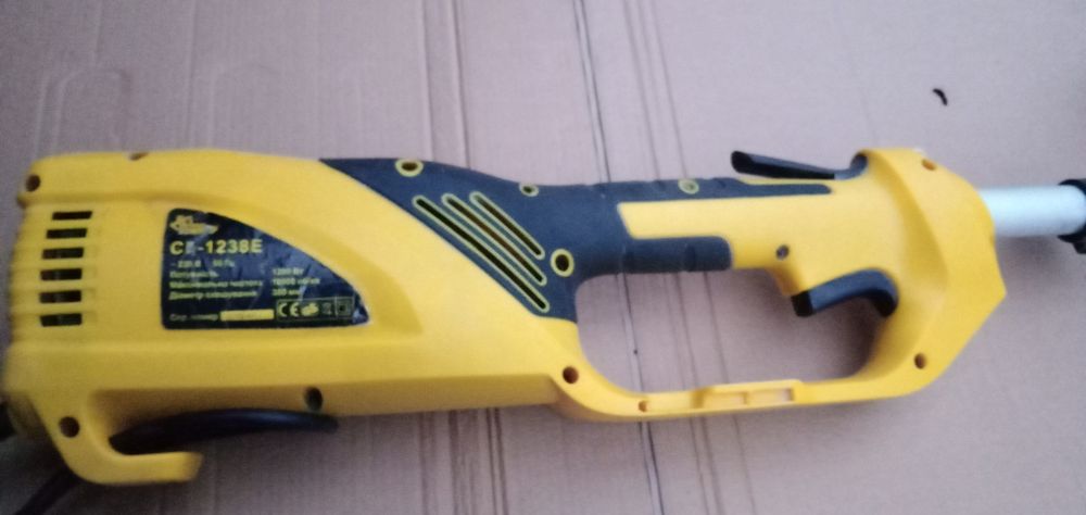 Продам электрокосу.