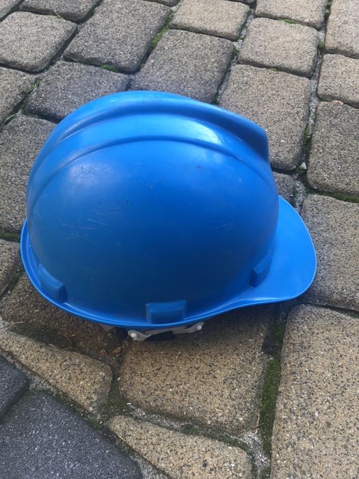 Kask budowlny …………..