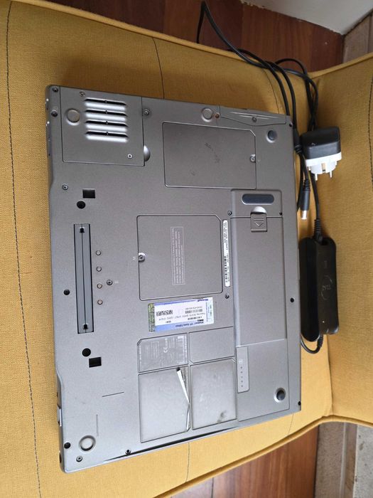 Dell Latitude D800502553645784115202