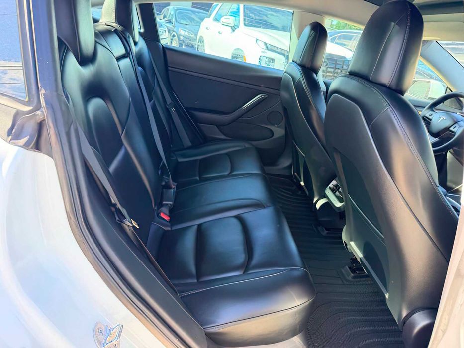 Tesla Model 3 Performance      2022