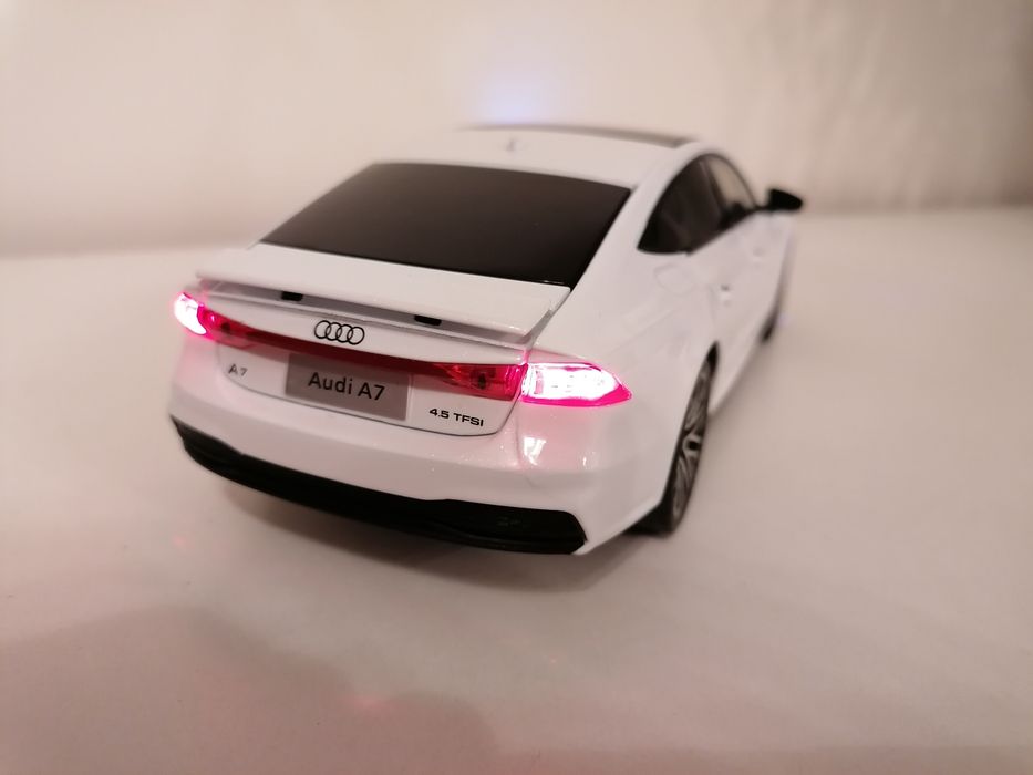 Autko/model Audi A7 skala 1:24, światła dźwięk