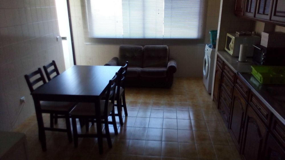 Arrendo quarto a estudantes no centro da cidade de Leiria